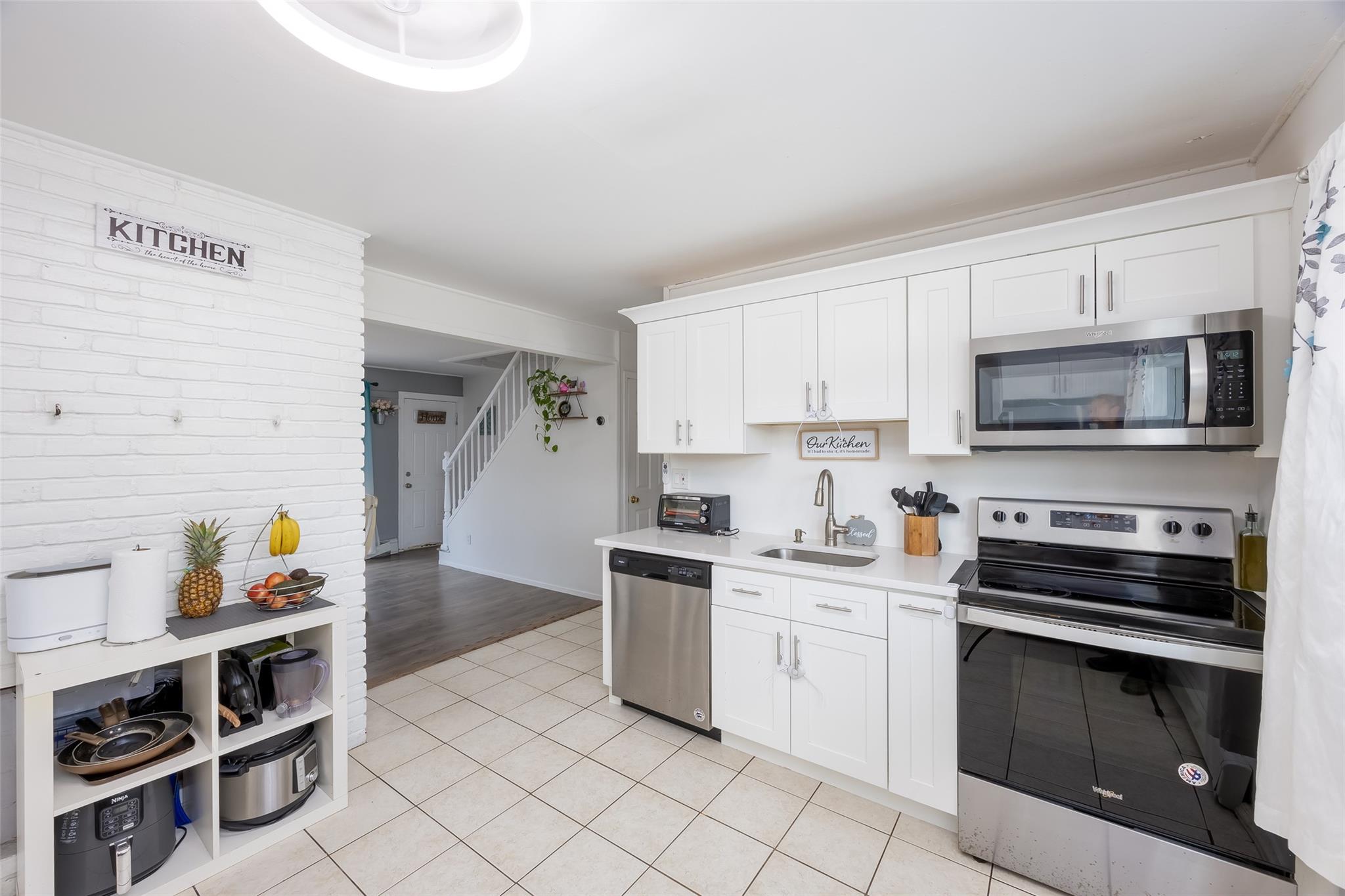 11 Friendly Road, Hicksville, New York image 7