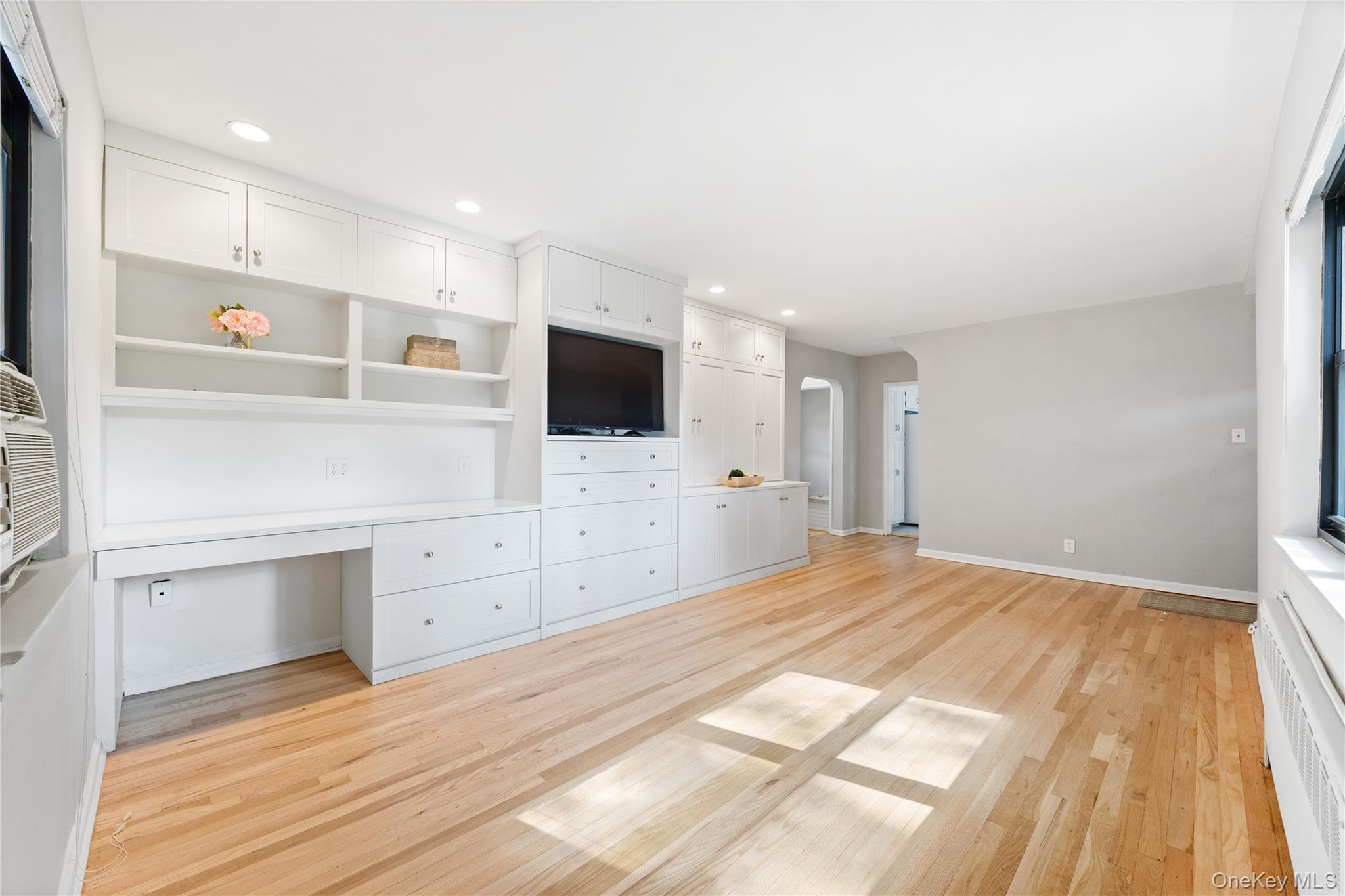 73-08 220th Street Lower, 405B1