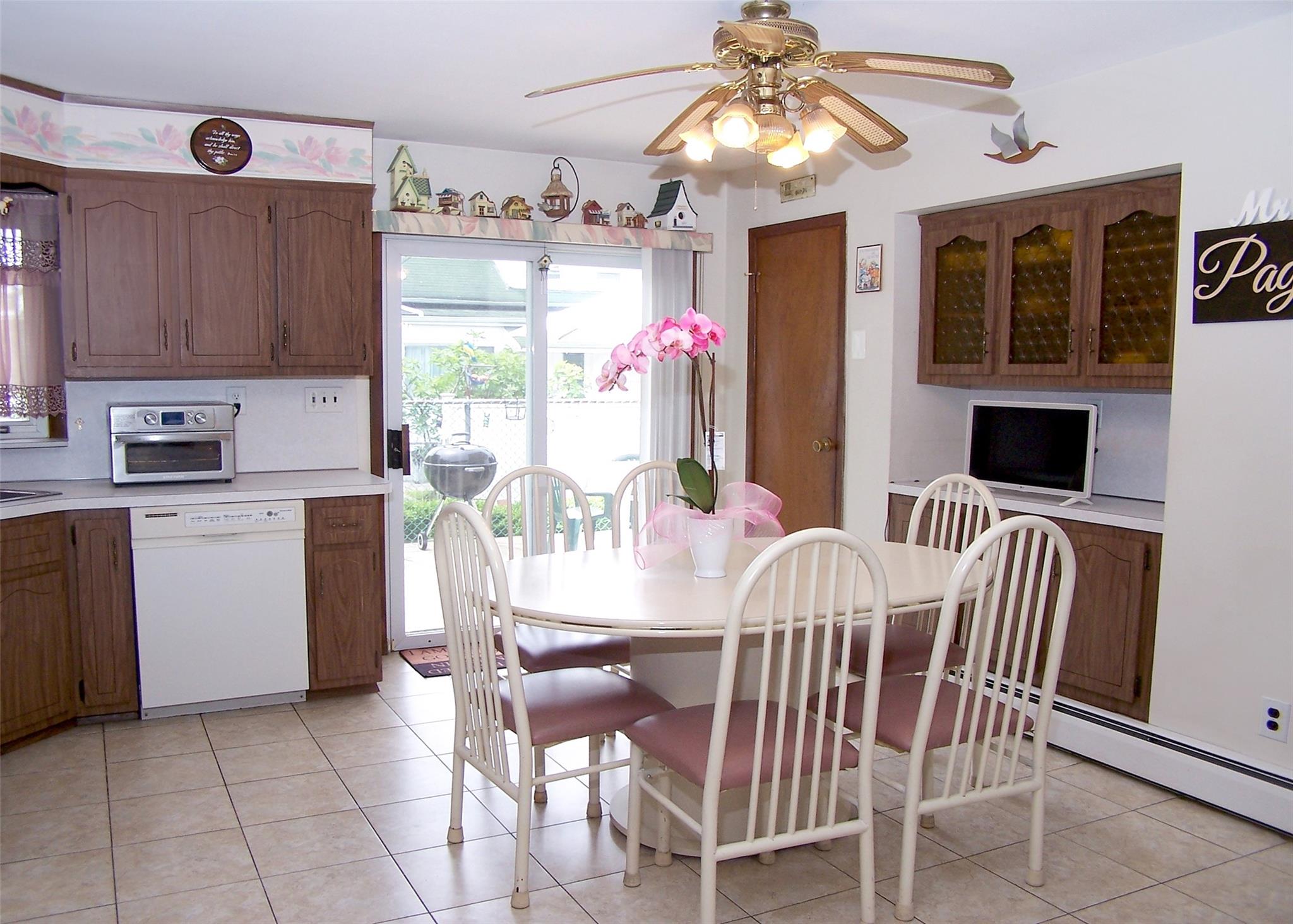 45 Cabota Avenue, Copiague, New York image 10