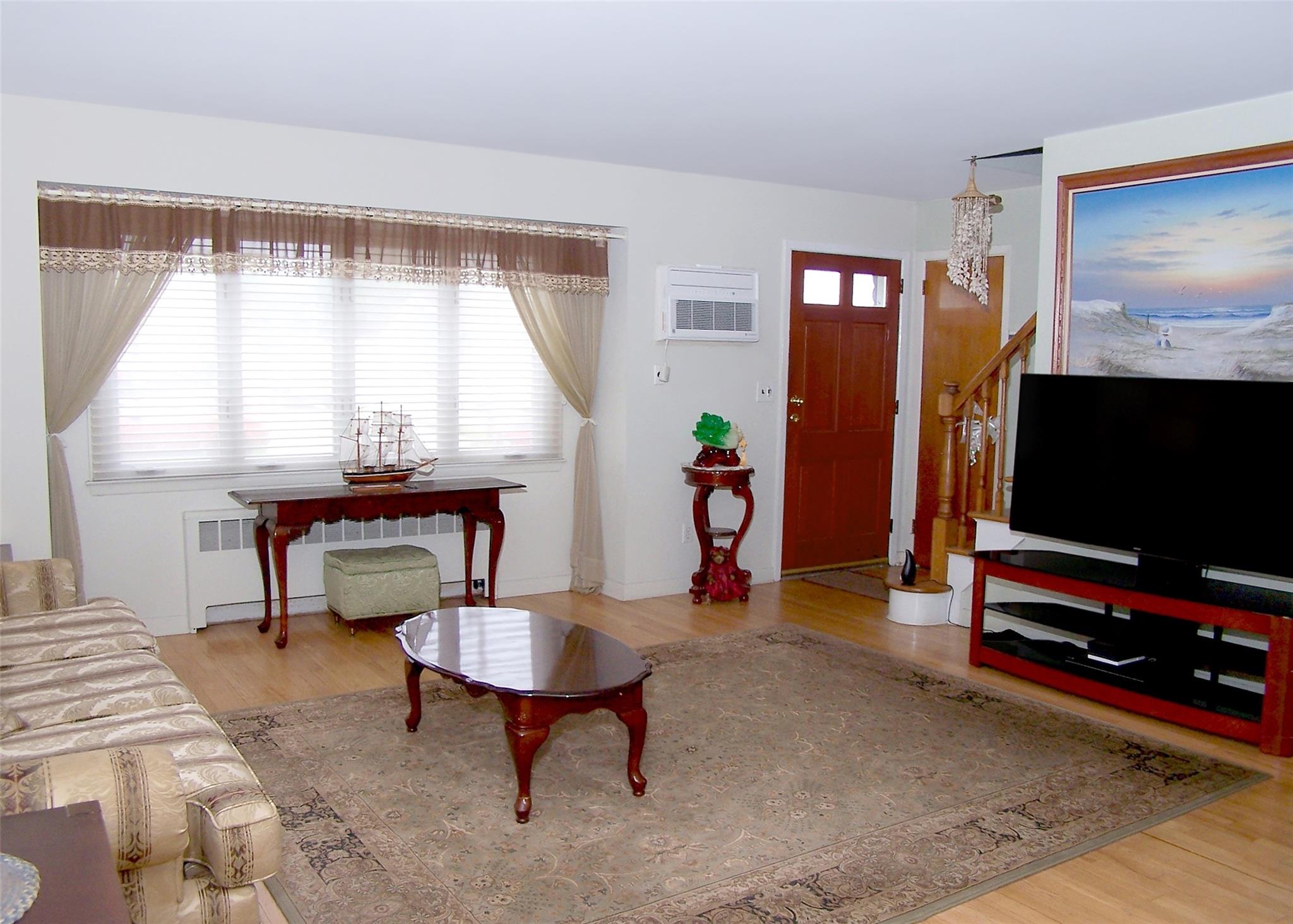 45 Cabota Avenue, Copiague, New York image 5