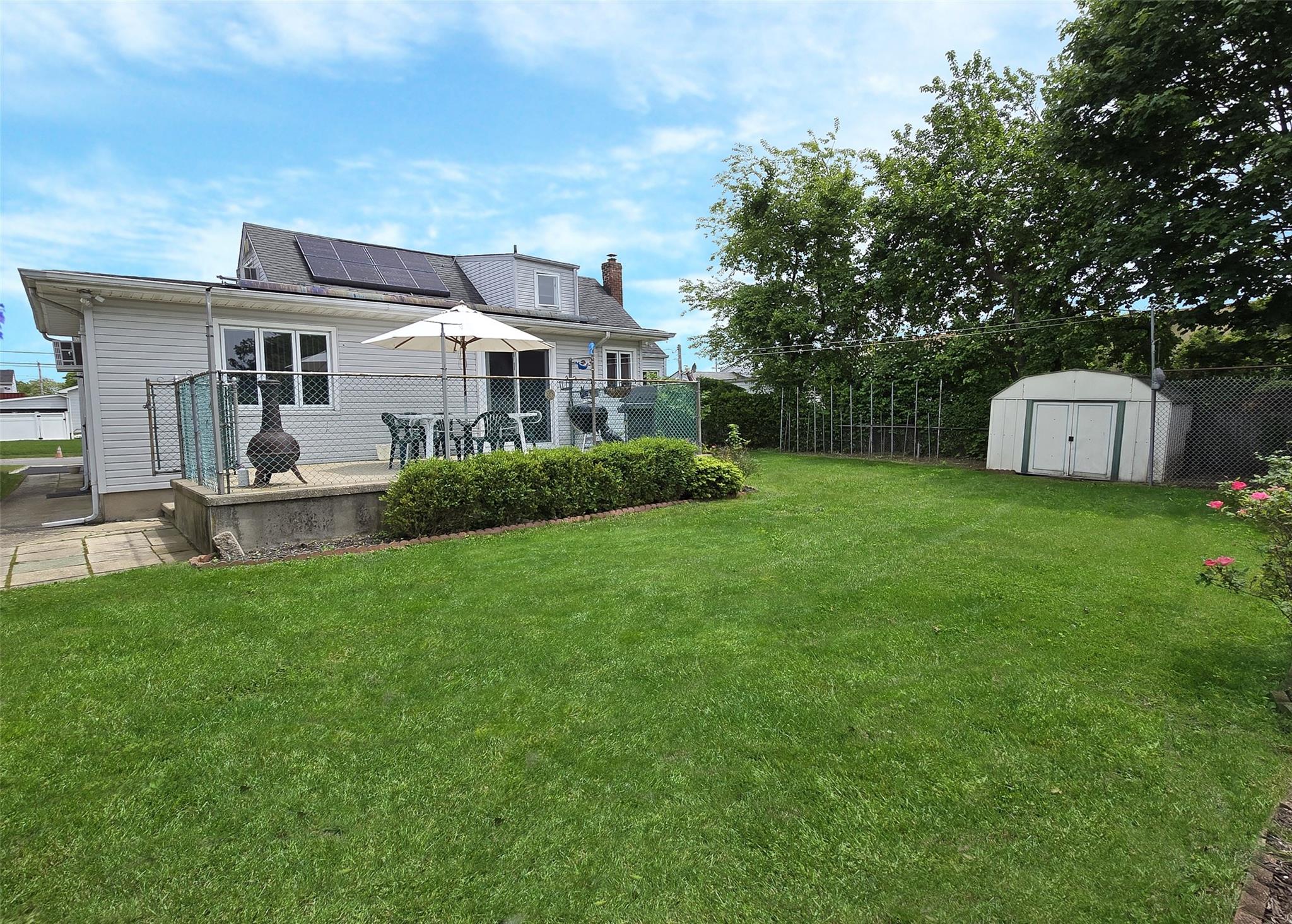 45 Cabota Avenue, Copiague, New York image 2