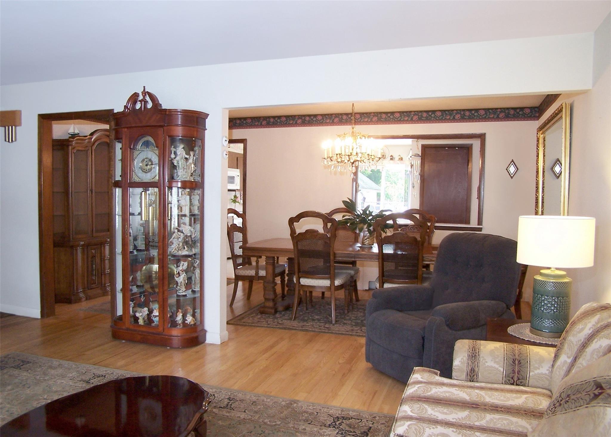 45 Cabota Avenue, Copiague, New York image 7