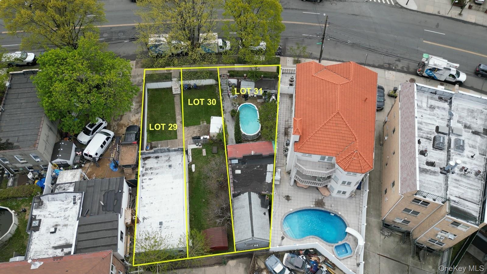 70-07, 70-11 Ditmars Boulevard