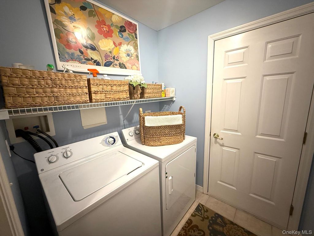 Photo of 41 Golden Spruce Drive, Calverton, NY 11933 (MLS # 939196)