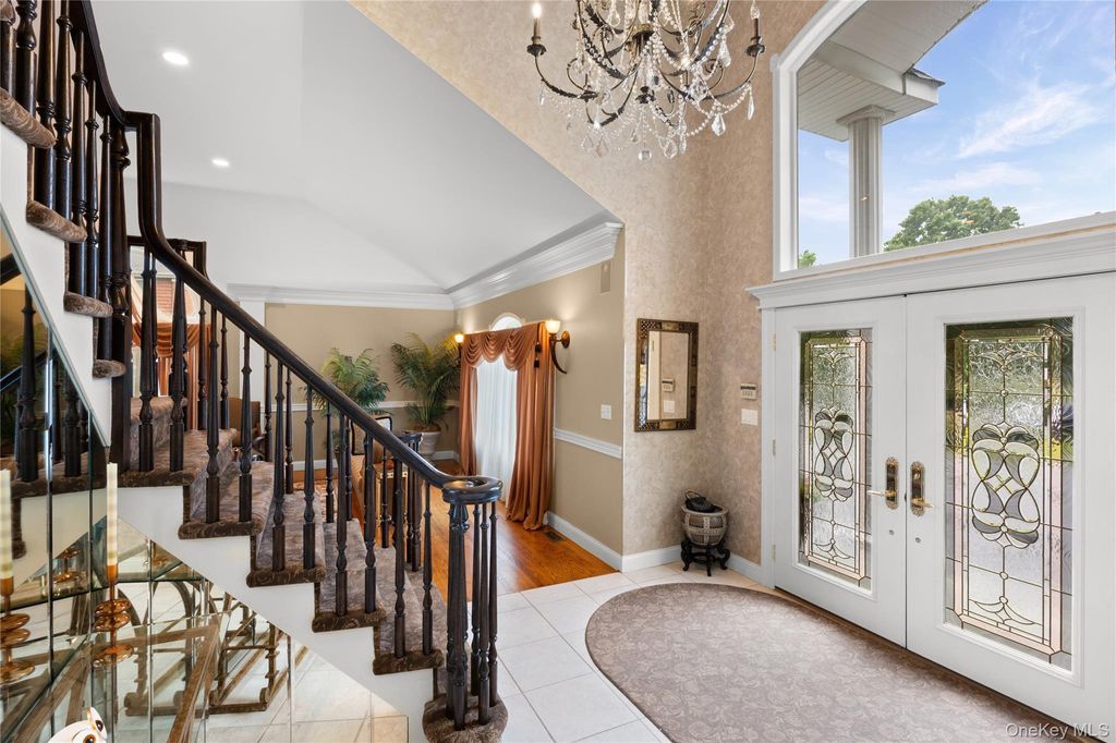Photo of 56 Sage Hollow Court, Dix Hills, NY 11746 (MLS # 1030819)