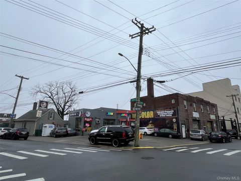 126-06 15 Avenue College Point NY 11356