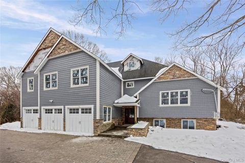 Homes For Sale - 31 Valentine Road<br/> Shoreham, NY 11786