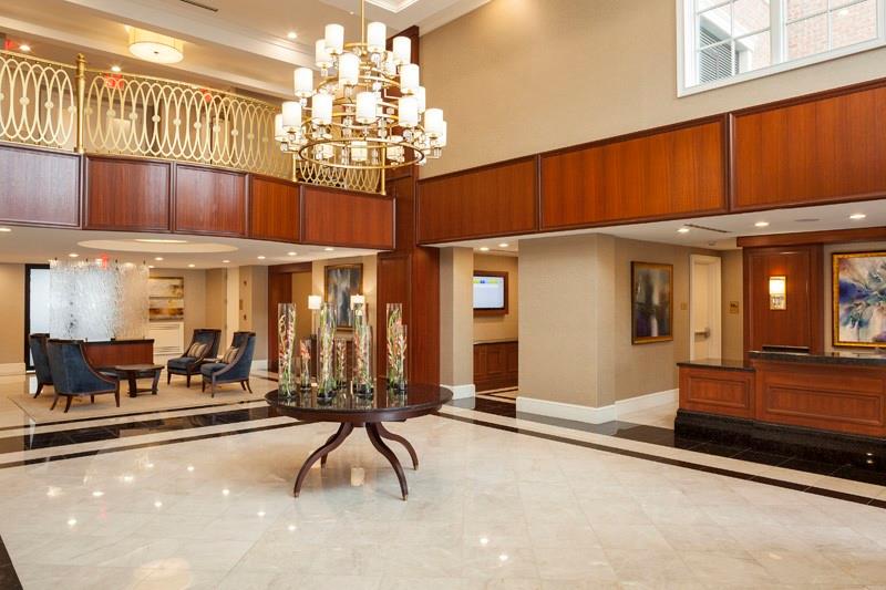 6000 Royal Court 6207