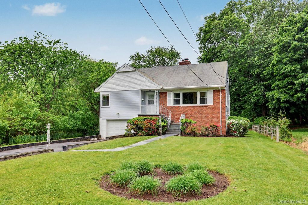 Photo of 24 Bradford Avenue, Harrison, NY 10528 (MLS # 994439)