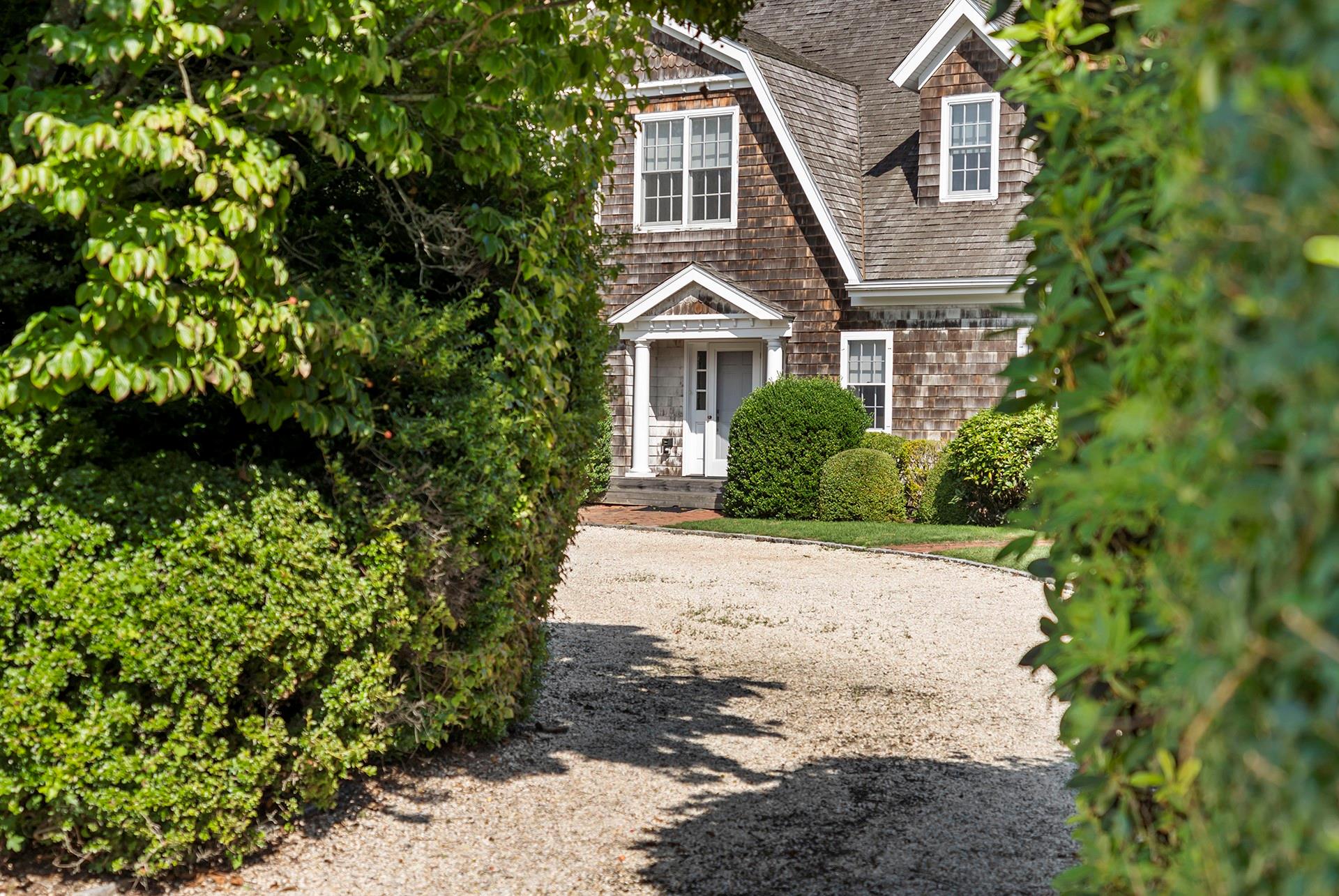 254 Captains Neck Lane, Southampton, New York image 35