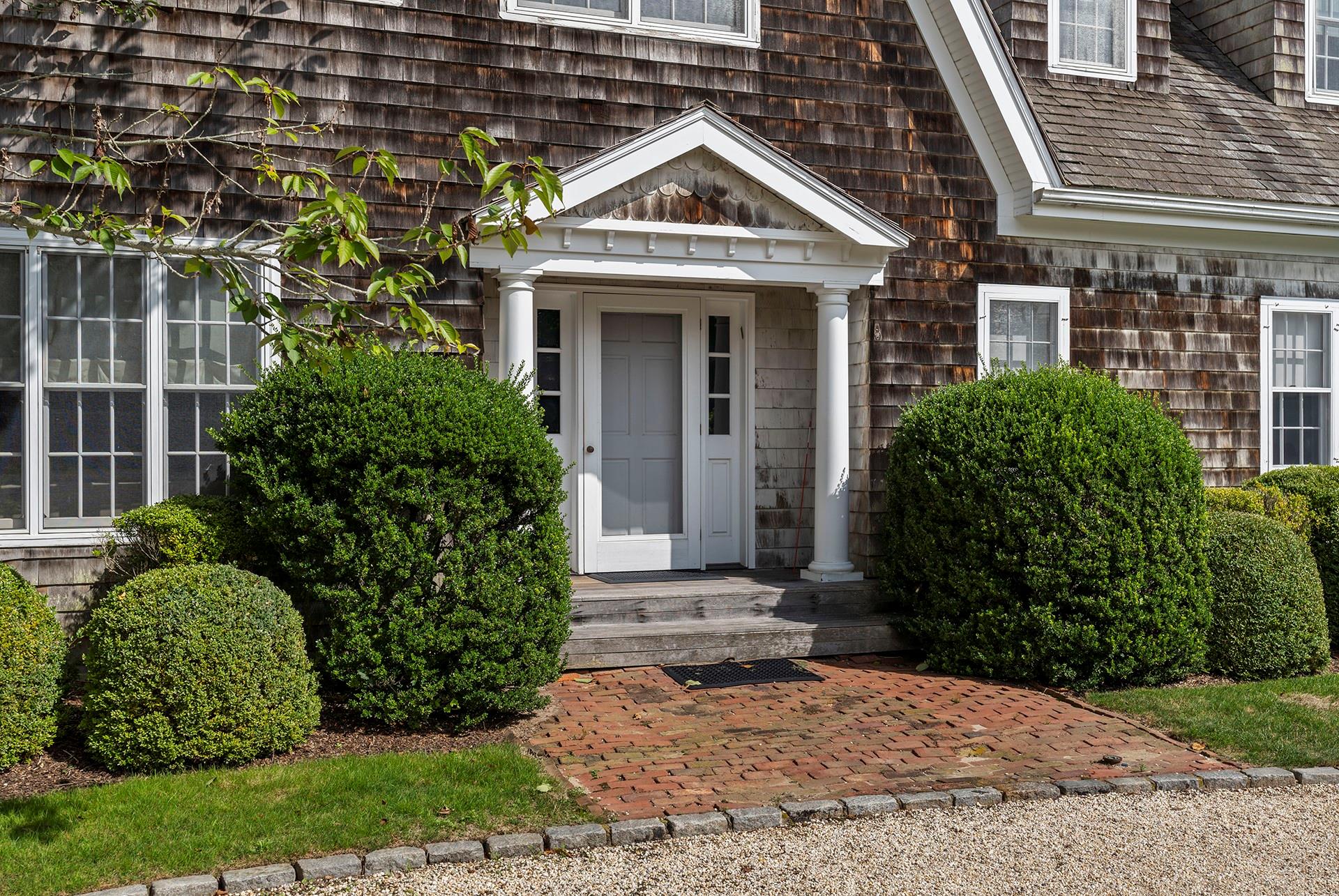 254 Captains Neck Lane, Southampton, New York image 30