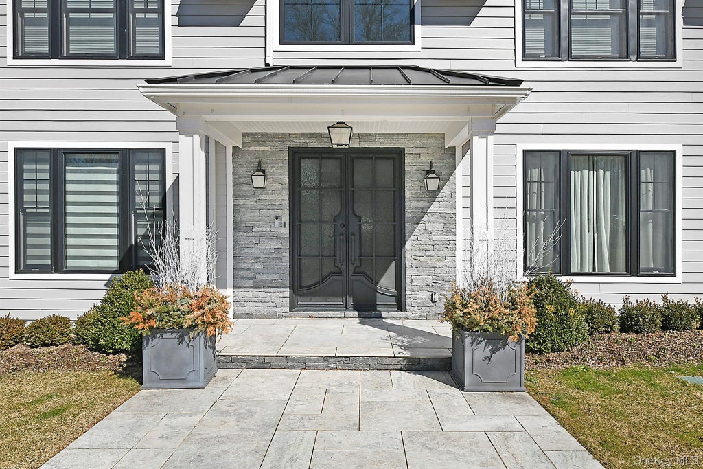 Photo of 10 Yardley Drive, Dix Hills, NY 11746 (MLS # 1052249)