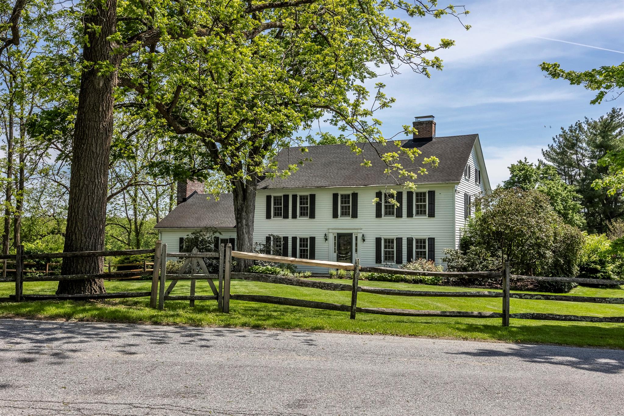 Rental Property at Melville Road, Hyde Park, New York - Bedrooms: 4 
Bathrooms: 4 
Rooms: 11  - $25,000 MO.