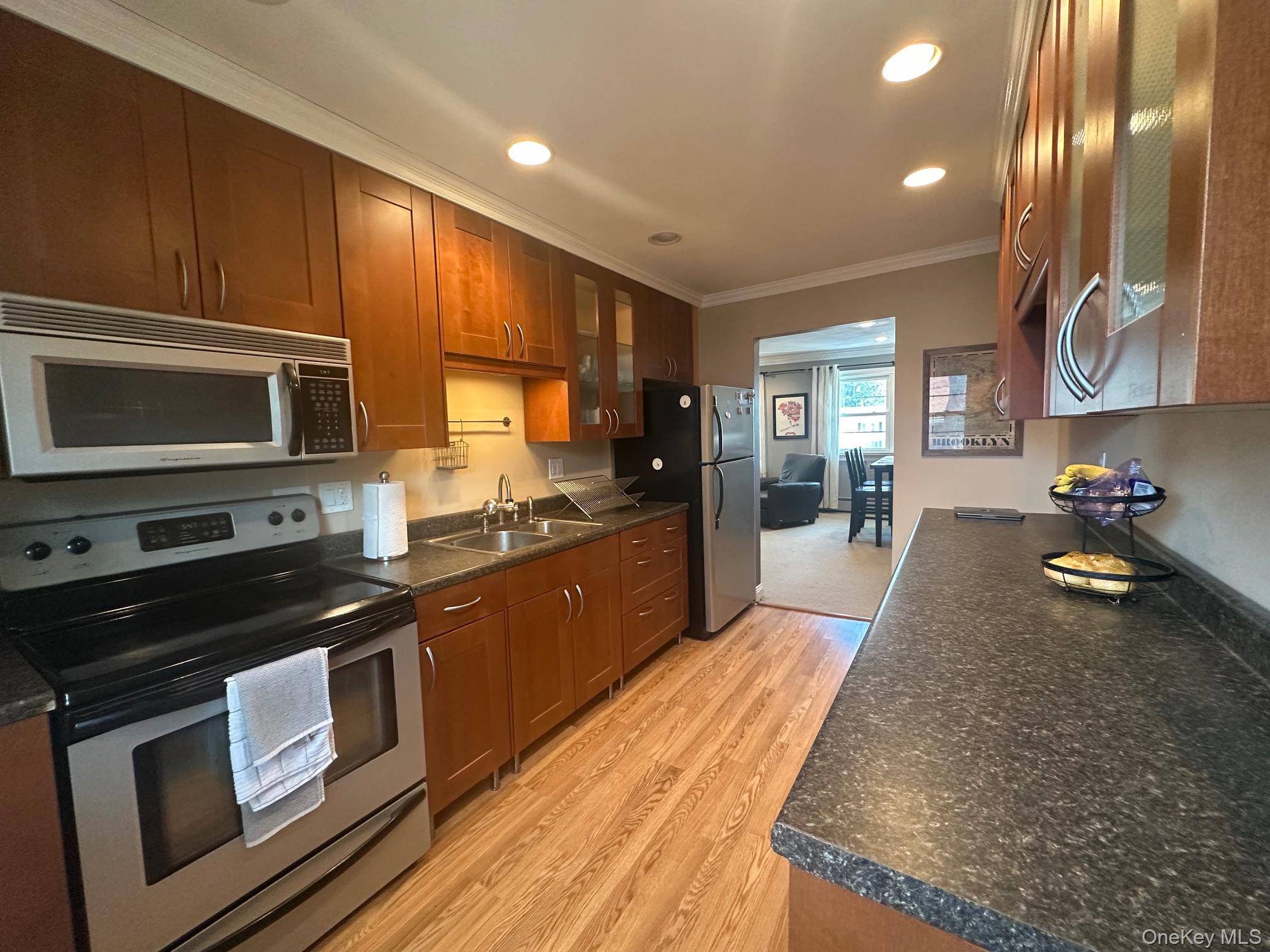 250 Beechwood Avenue 11B