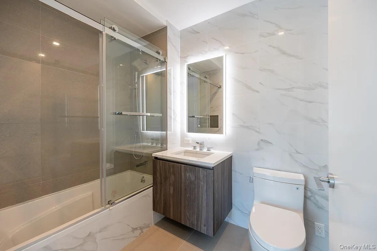 33-66 Farrington Street 15I