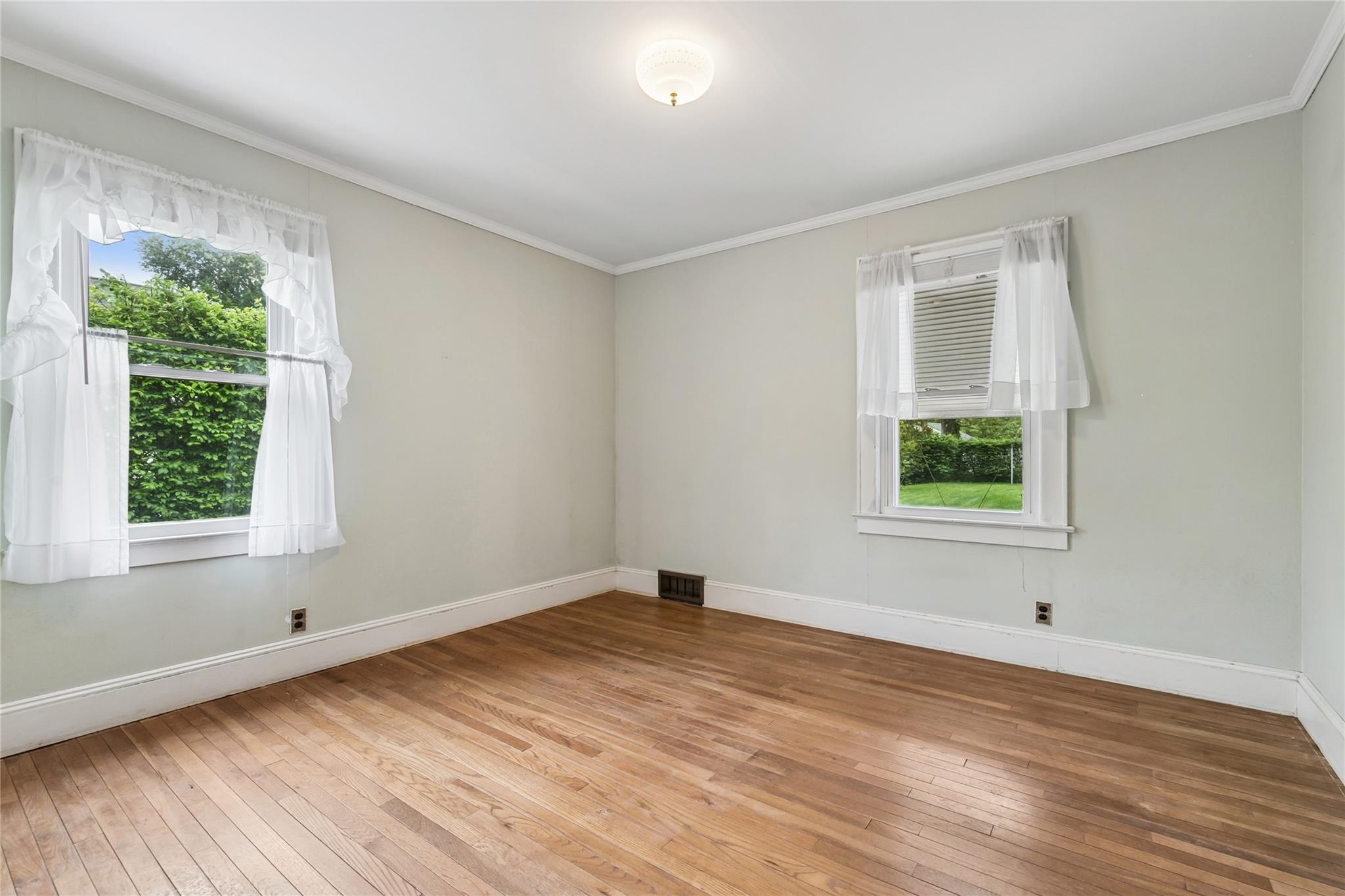 142 Woodhull Avenue, Riverhead, New York image 10
