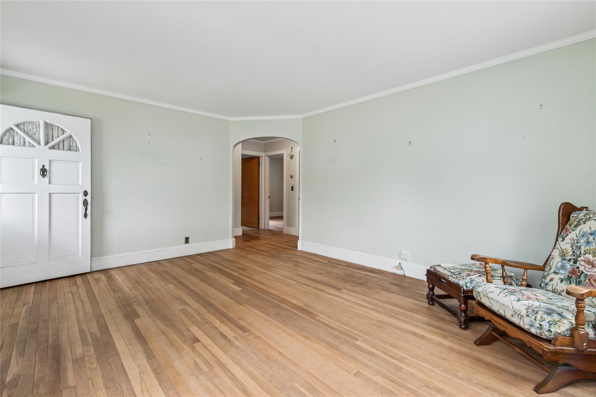 142 Woodhull Avenue, Riverhead, New York image 6