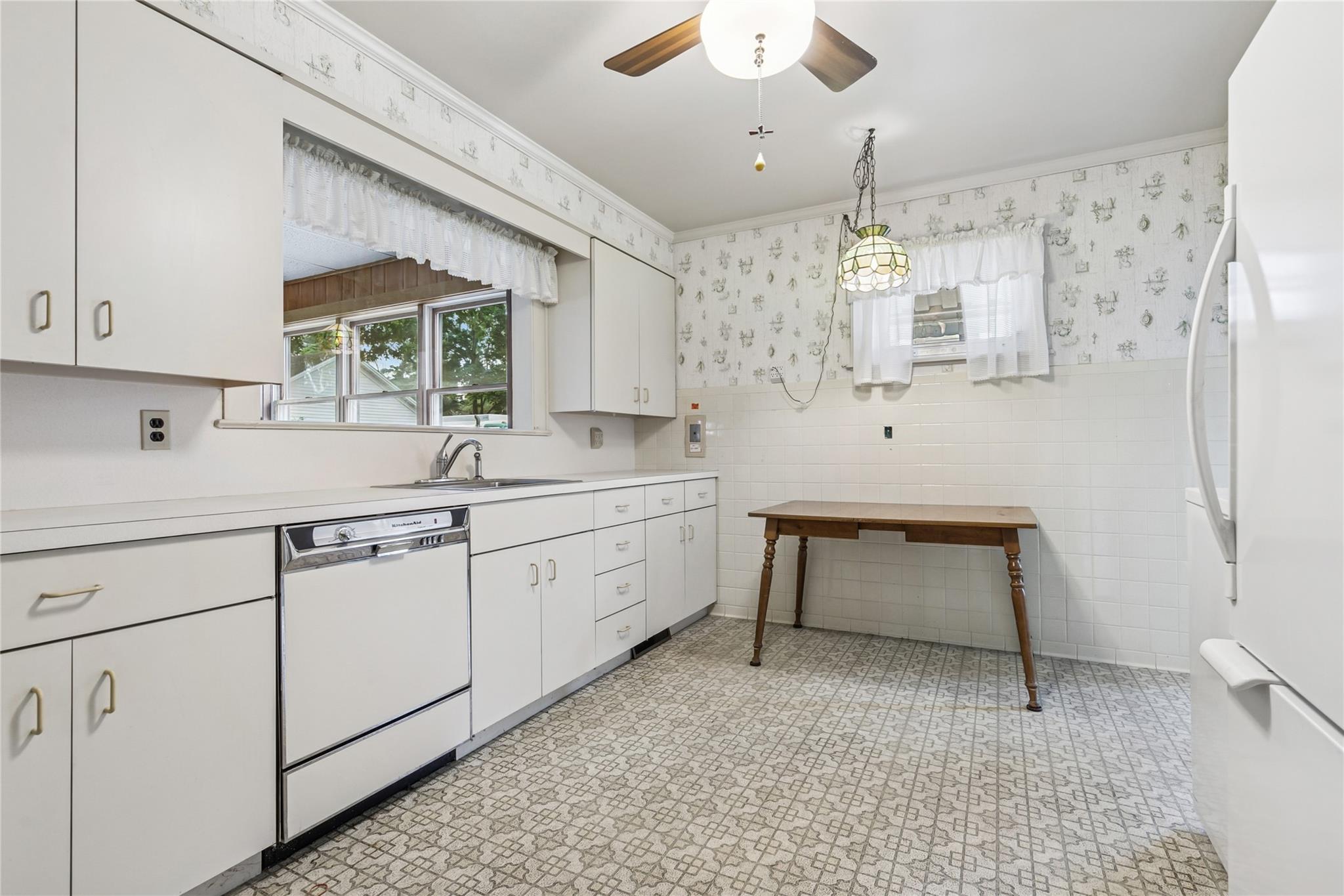 142 Woodhull Avenue, Riverhead, New York image 12