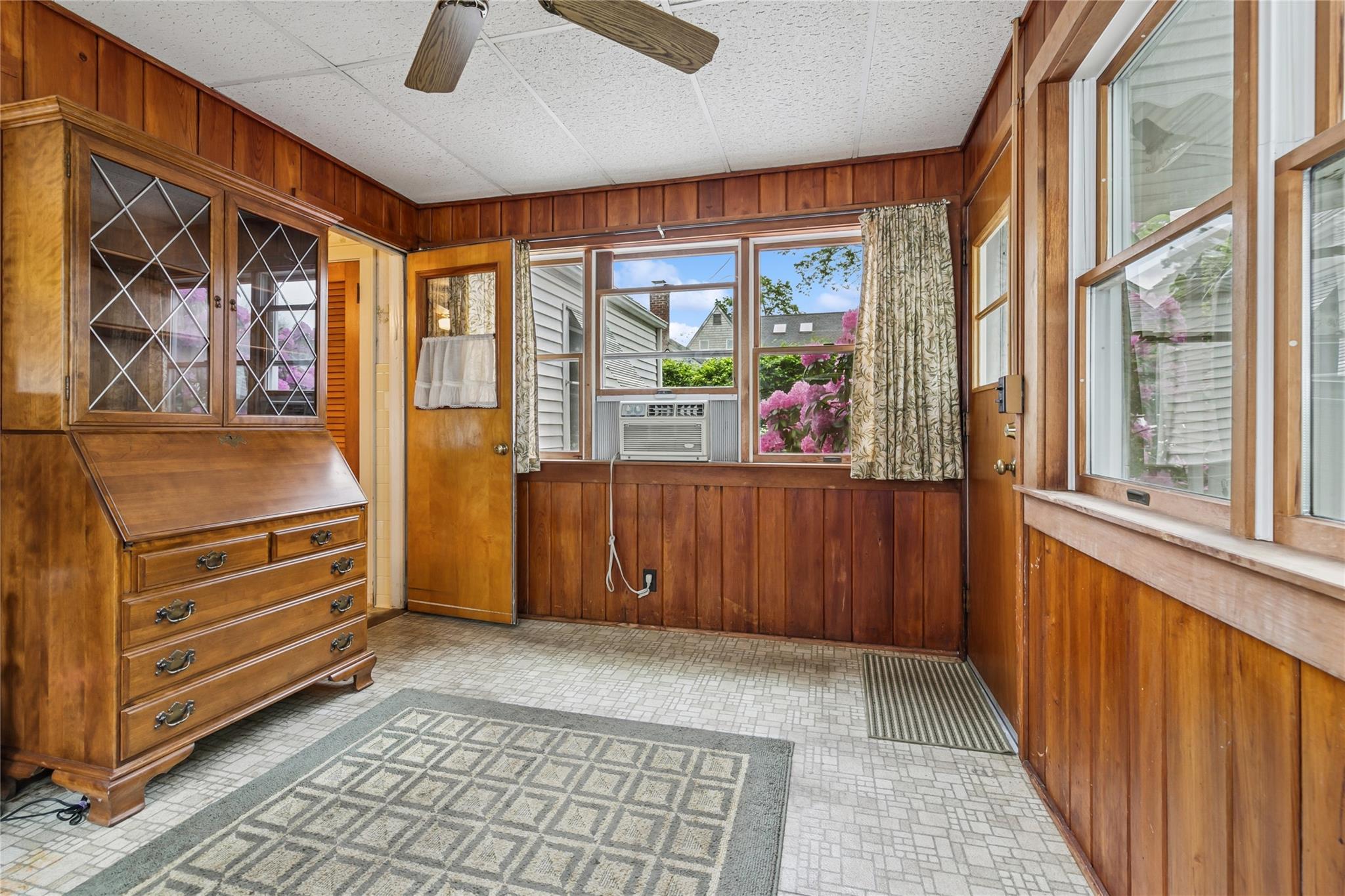 142 Woodhull Avenue, Riverhead, New York image 14