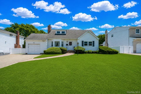 Homes For Sale - 66 Henry Avenue<br/> Suffolk County, Babylon, NY 11702