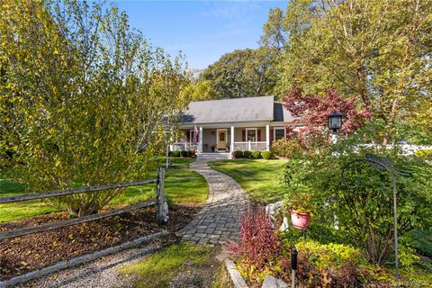 898 Peconic Bay Boulevard Jamesport NY 11901