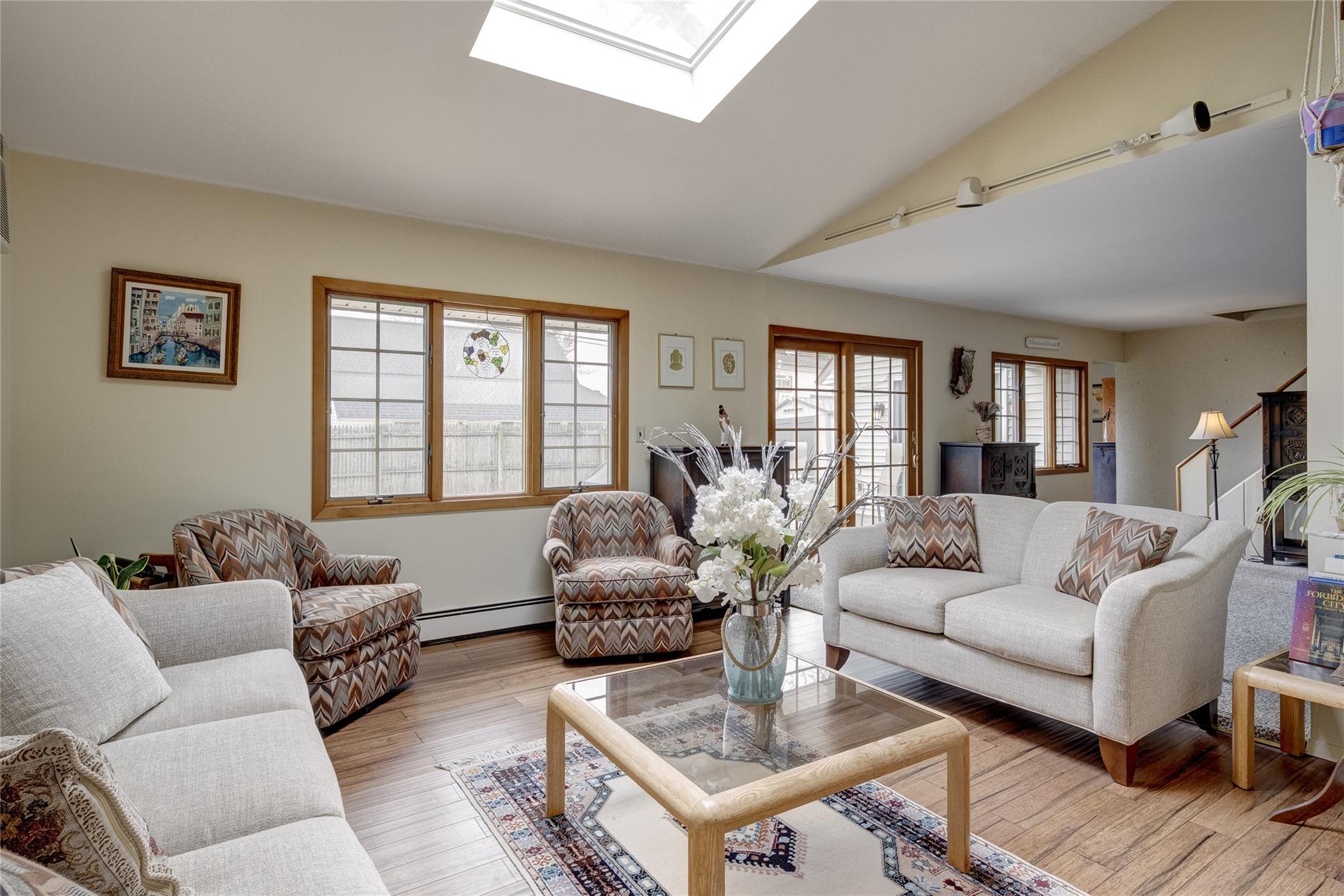 17 Plant Lane, Westbury, New York image 5