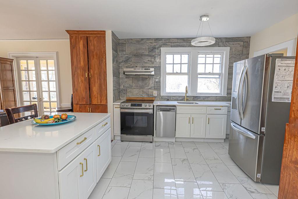 19 Bon Air Avenue, New Rochelle, New York image 16