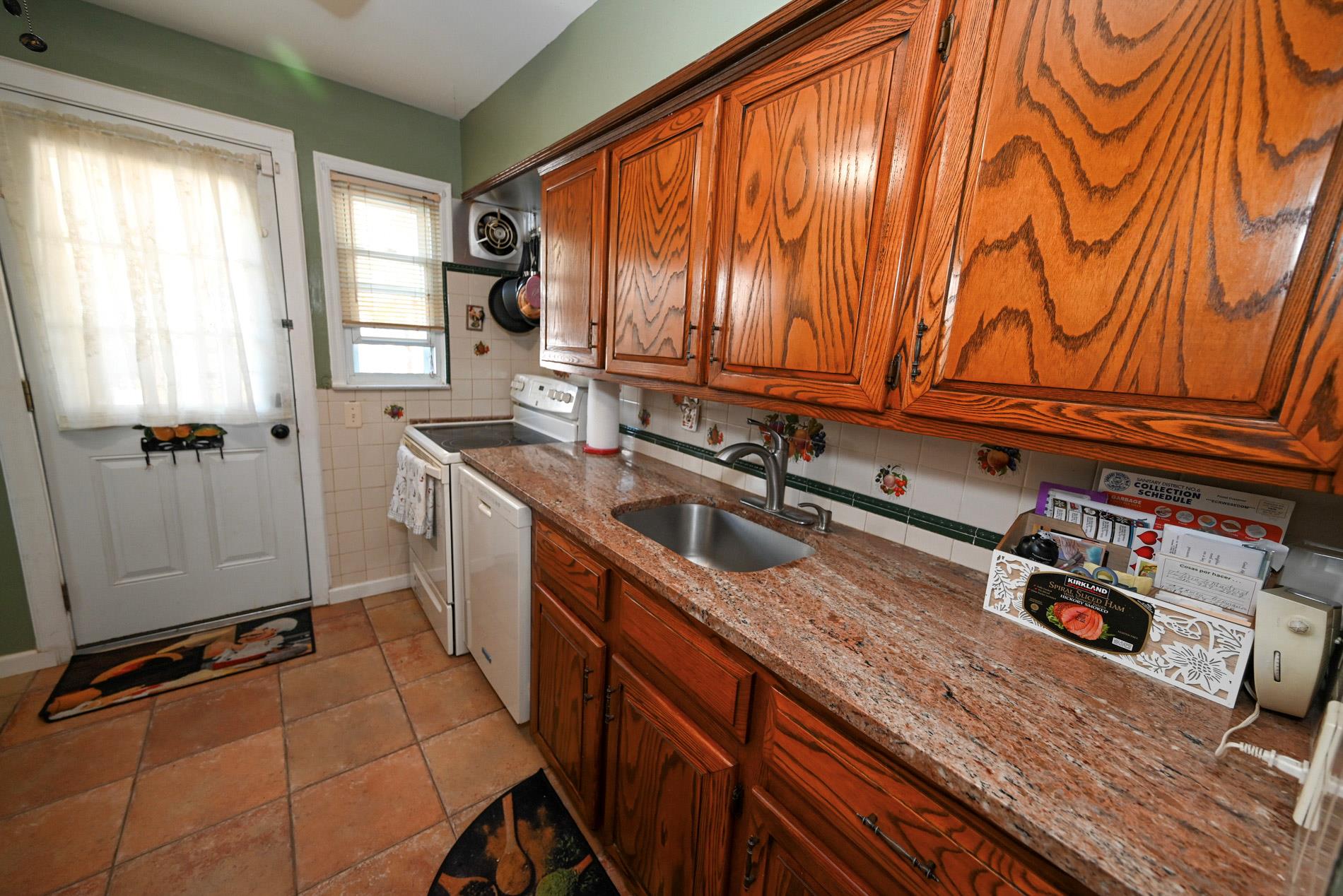 960 Holly Court, Franklin Square, New York image 7
