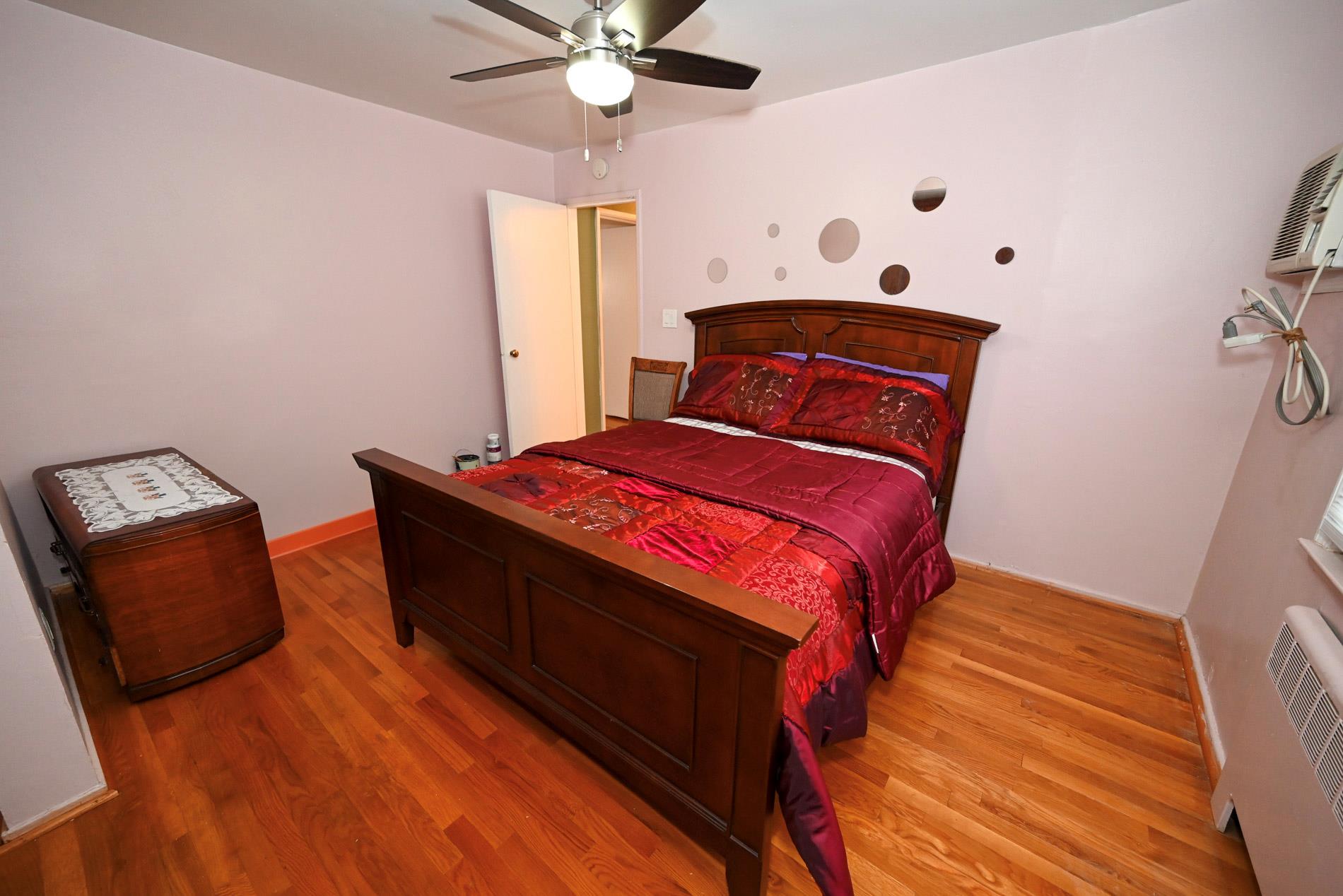 960 Holly Court, Franklin Square, New York image 13