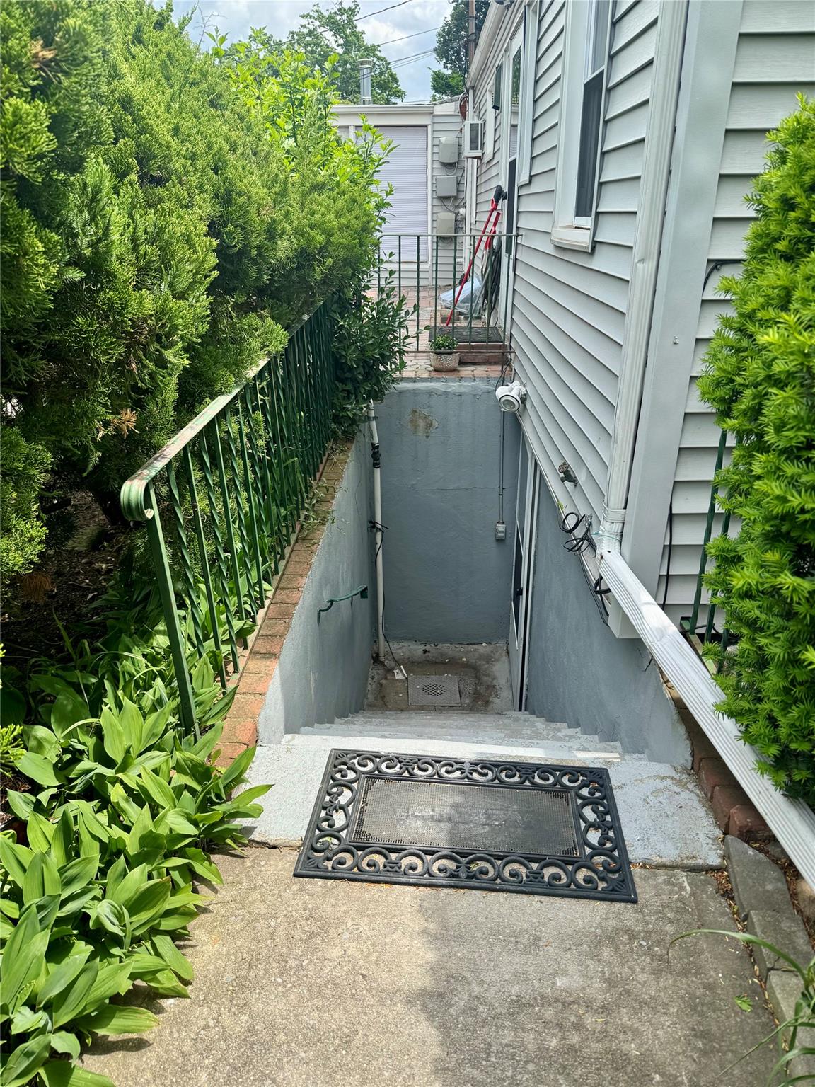 960 Holly Court, Franklin Square, New York image 17