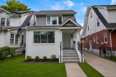 Homes For Sale - 191-37 115th Avenue<br/> Saint Albans, NY 11412