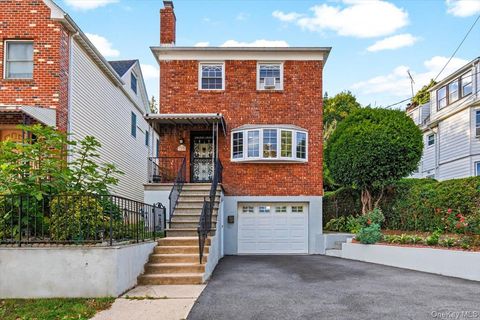 Photo of 105 Hart Avenue, Yonkers, NY 10704 (MLS # 924263)