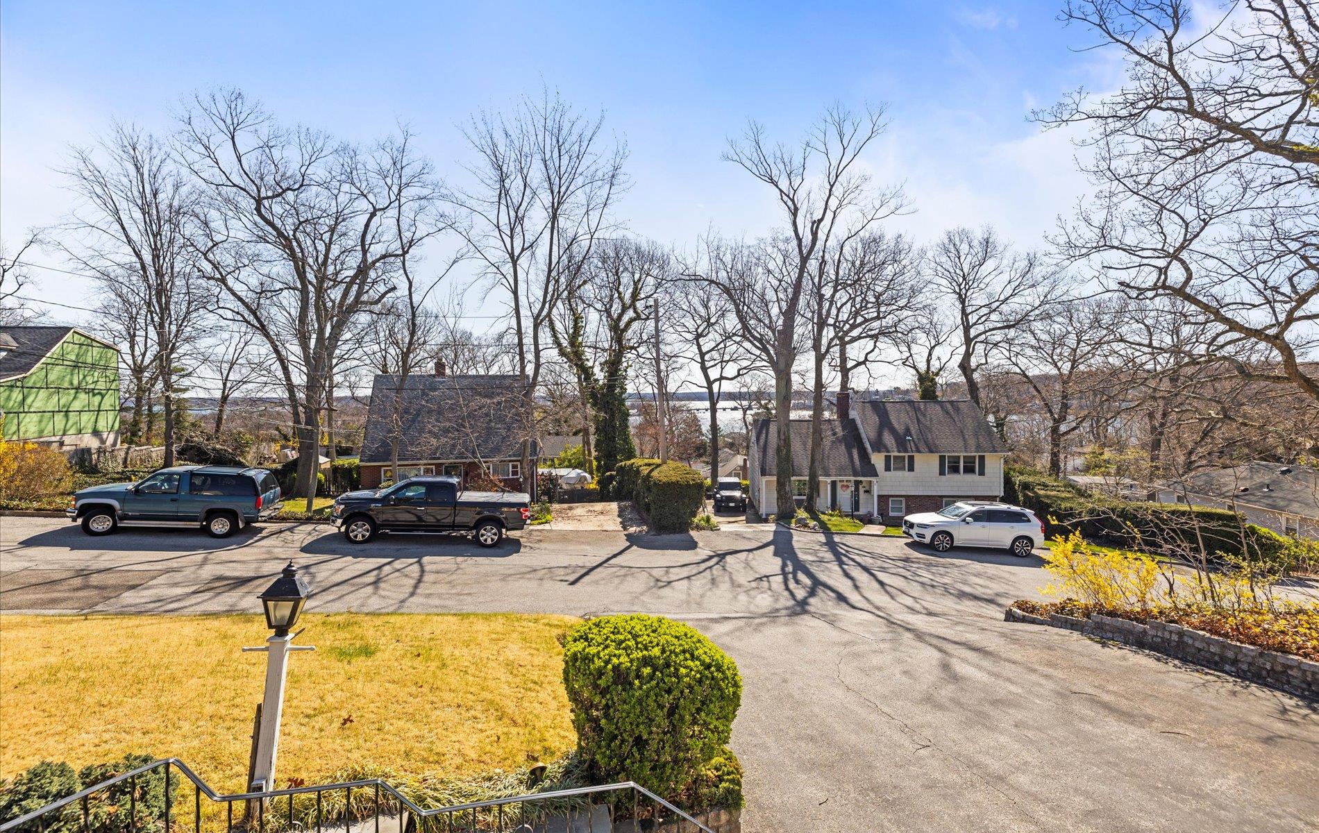 6 Farview Avenue, Bayville, New York image 5