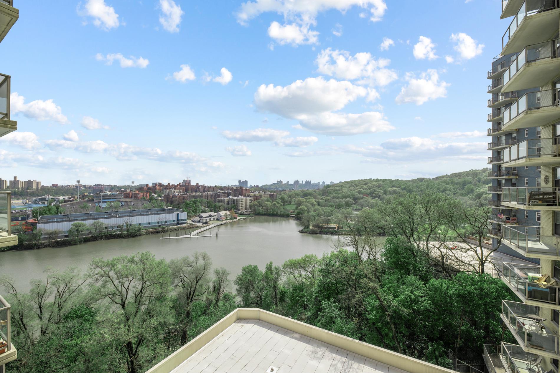 Property for Sale at Johnson Ave 5E, Bronx, New York - Bedrooms: 1 
Bathrooms: 1 
Rooms: 5  - $250,000