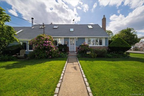 Homes For Sale - 34 Seabreeze Road<br/> Massapequa, NY 11758