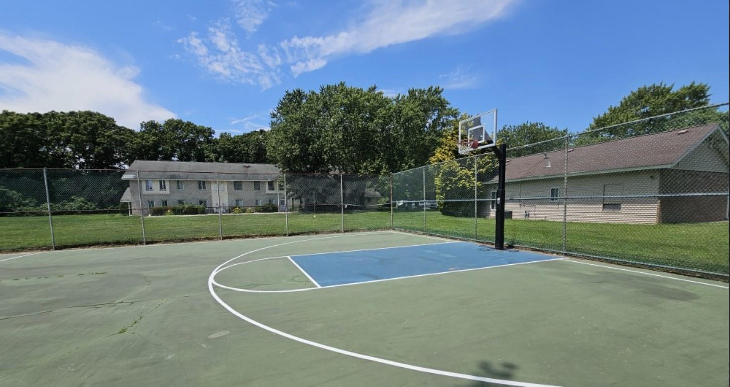 51 Pointe Circle #51, Coram, New York image 9