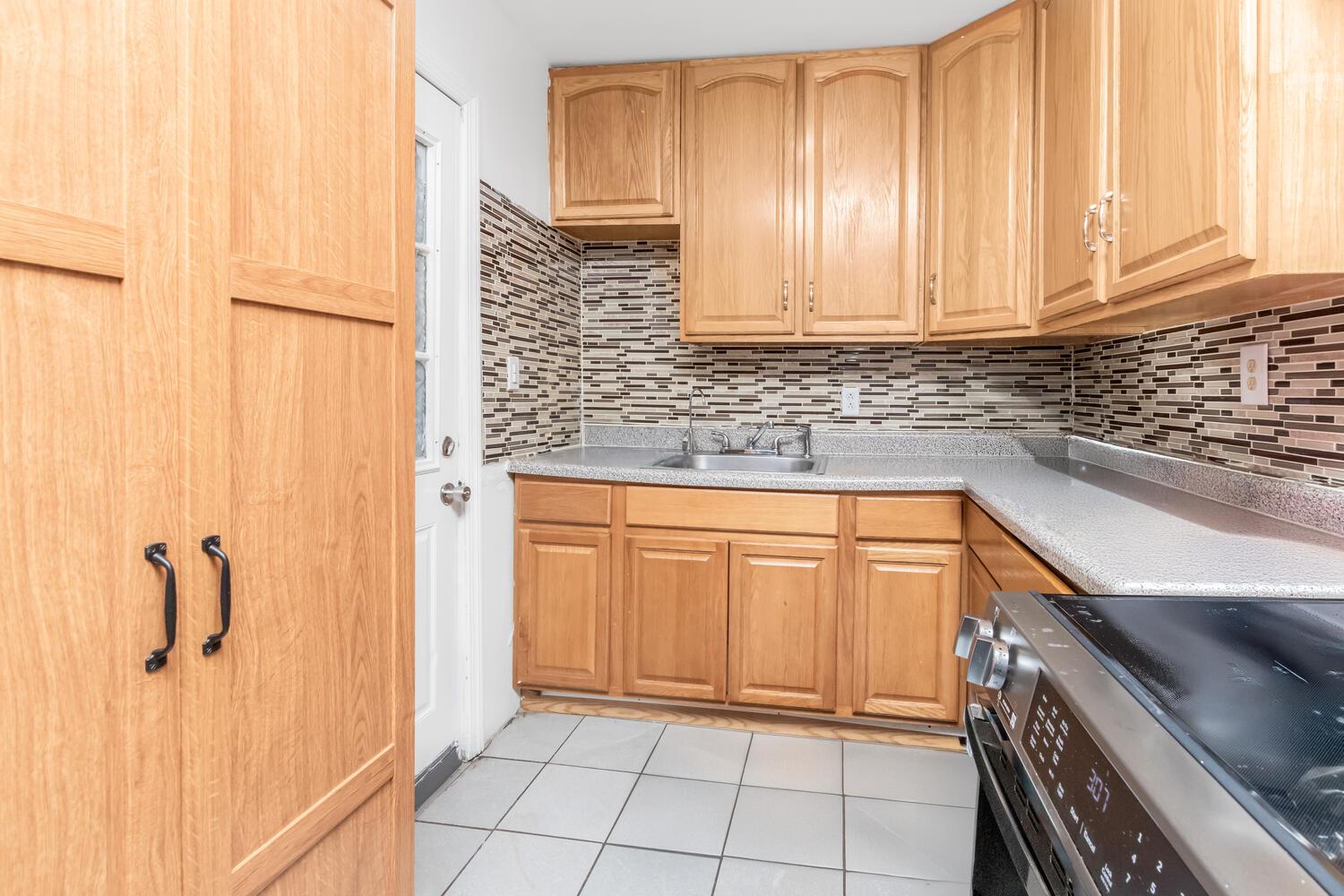 58 Ridgewood Avenue, Yonkers, New York image 4
