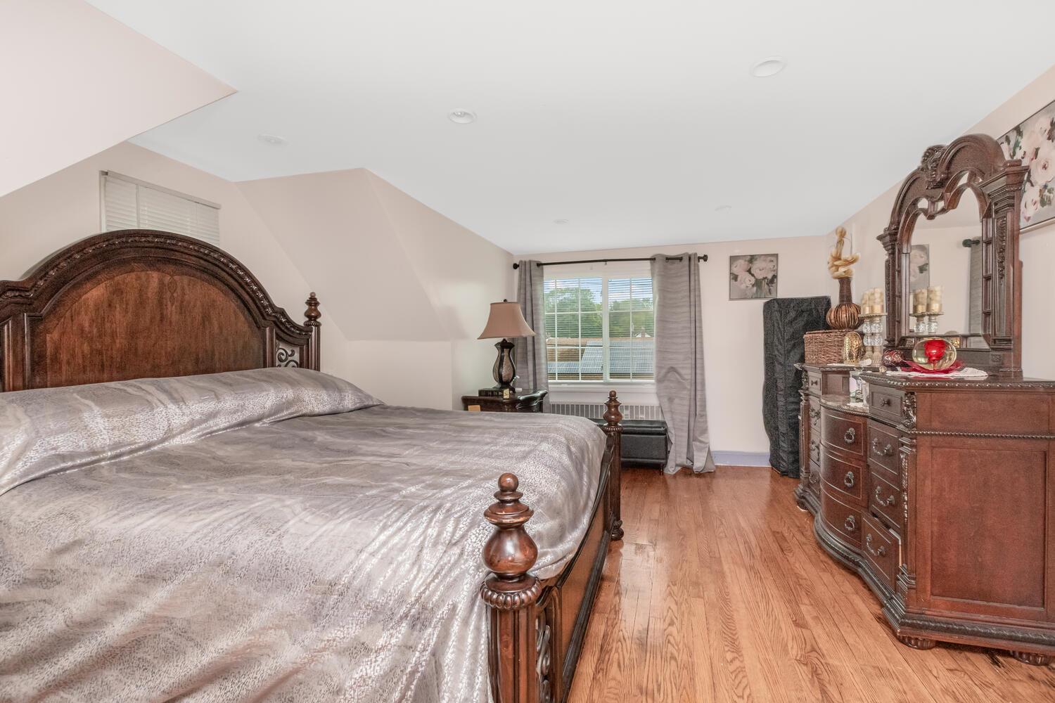 58 Ridgewood Avenue, Yonkers, New York image 8