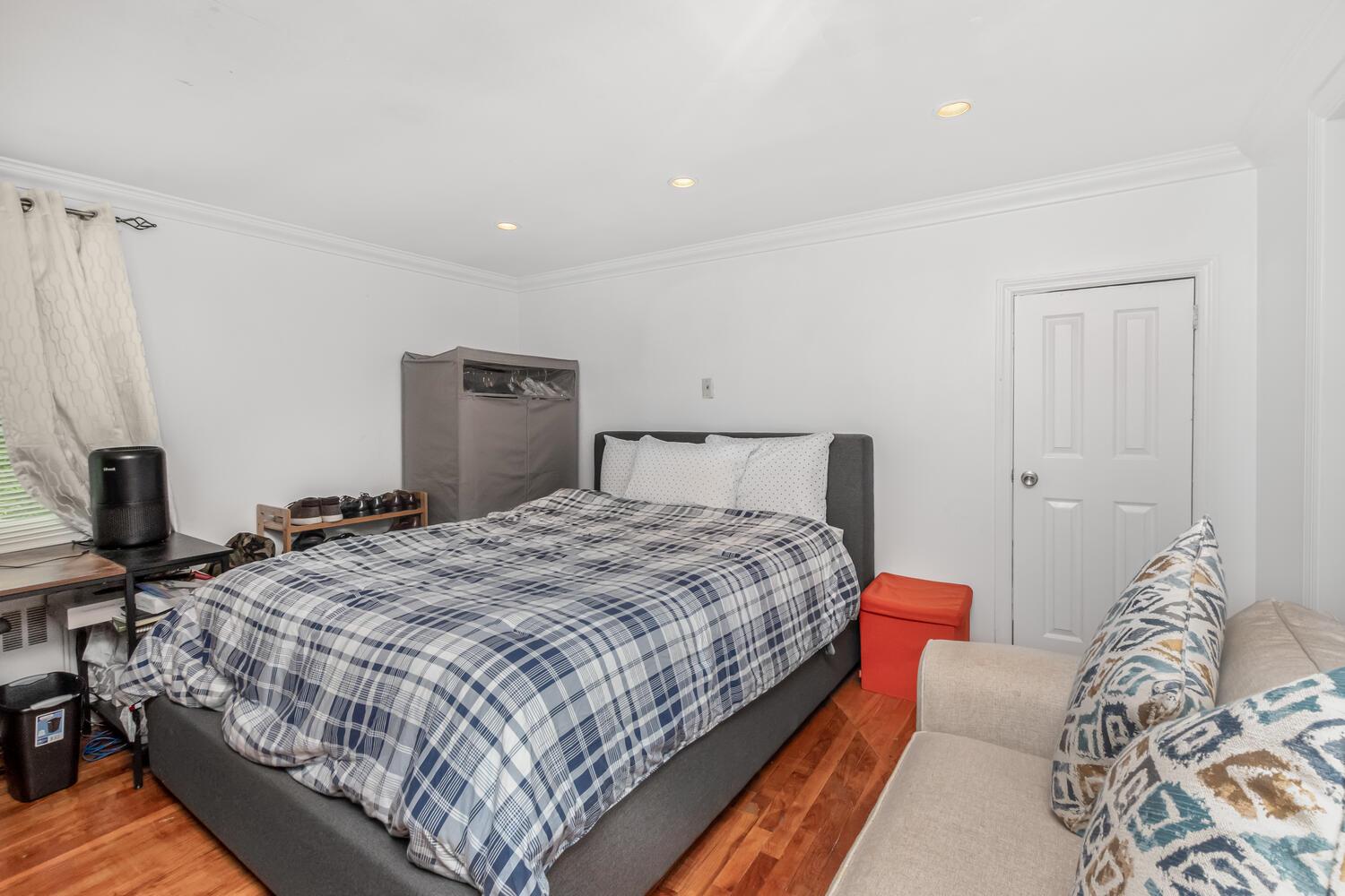 58 Ridgewood Avenue, Yonkers, New York image 9