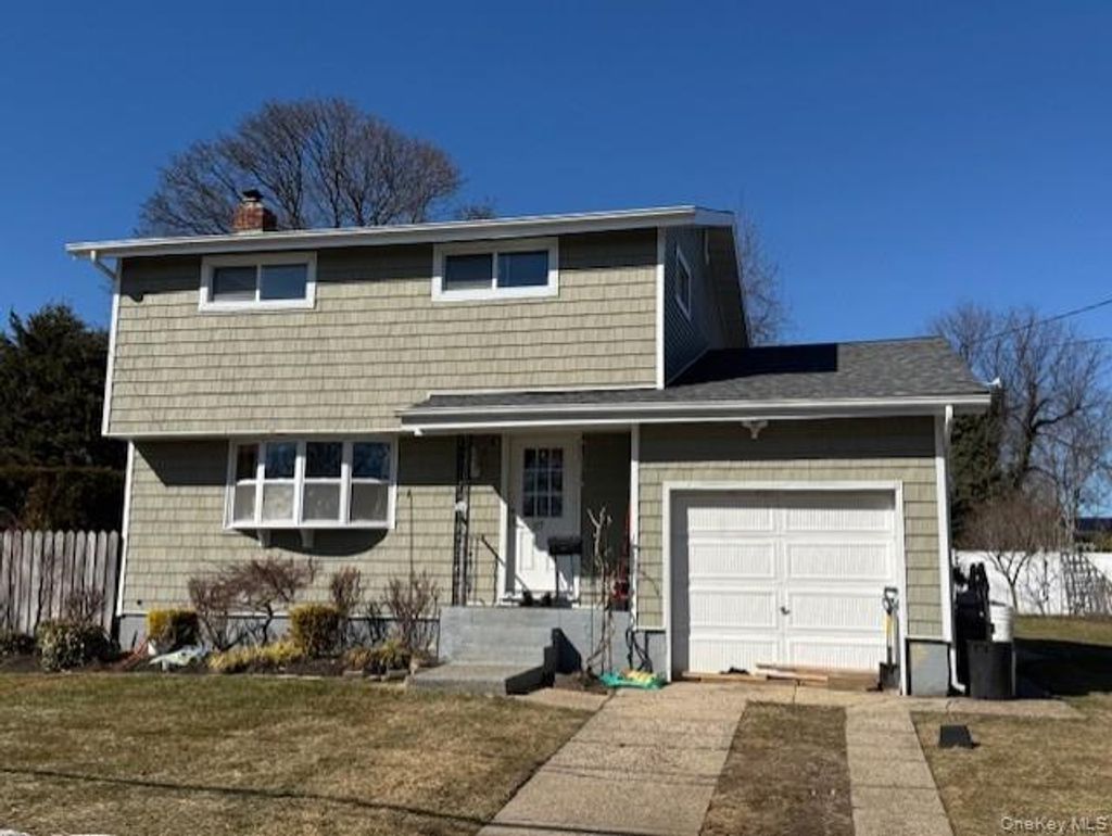 Photo of 317 Whipple Street, Brentwood, NY 11717 (MLS # 969617)