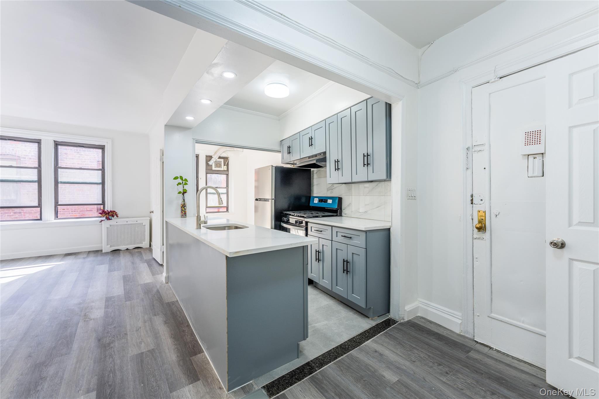 136-05 Sanford Avenue 6S