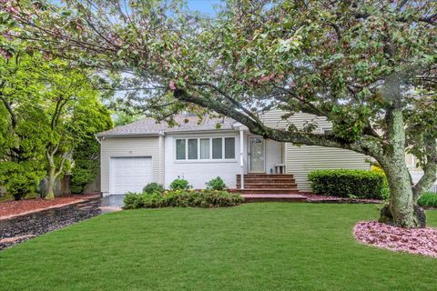 1067 Ida Place Bellmore NY 11710