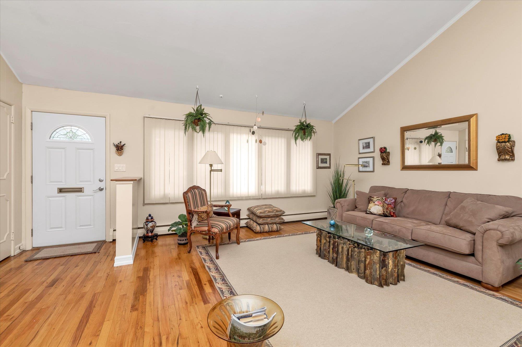 1067 Ida Place