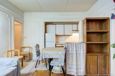 Photo of 41-41 41 Street #1G, Sunnyside, NY 11104 (MLS # 923079)
