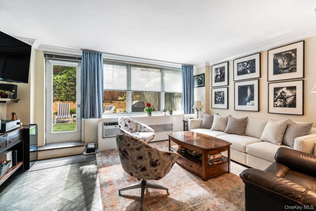 Photo of 310 E 70th Street #1A, New York (Manhattan), NY 10021 (MLS # 1062539)