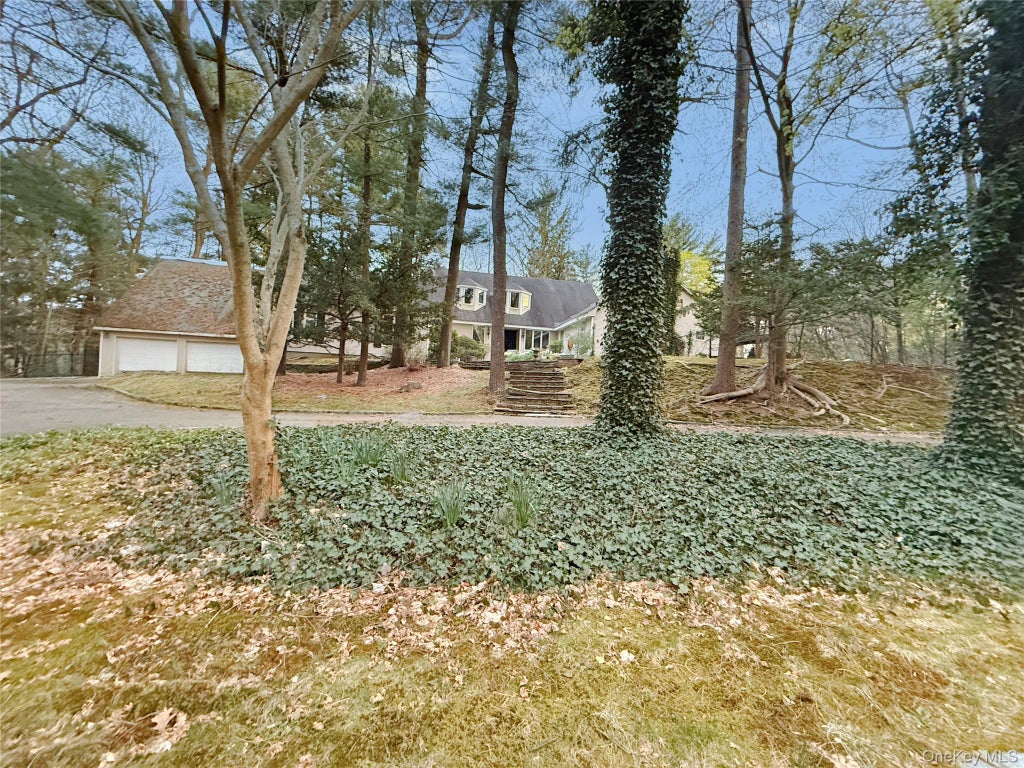 Photo of 8 Woodstock Court, Muttontown, NY 11771 (MLS # 1035521)
