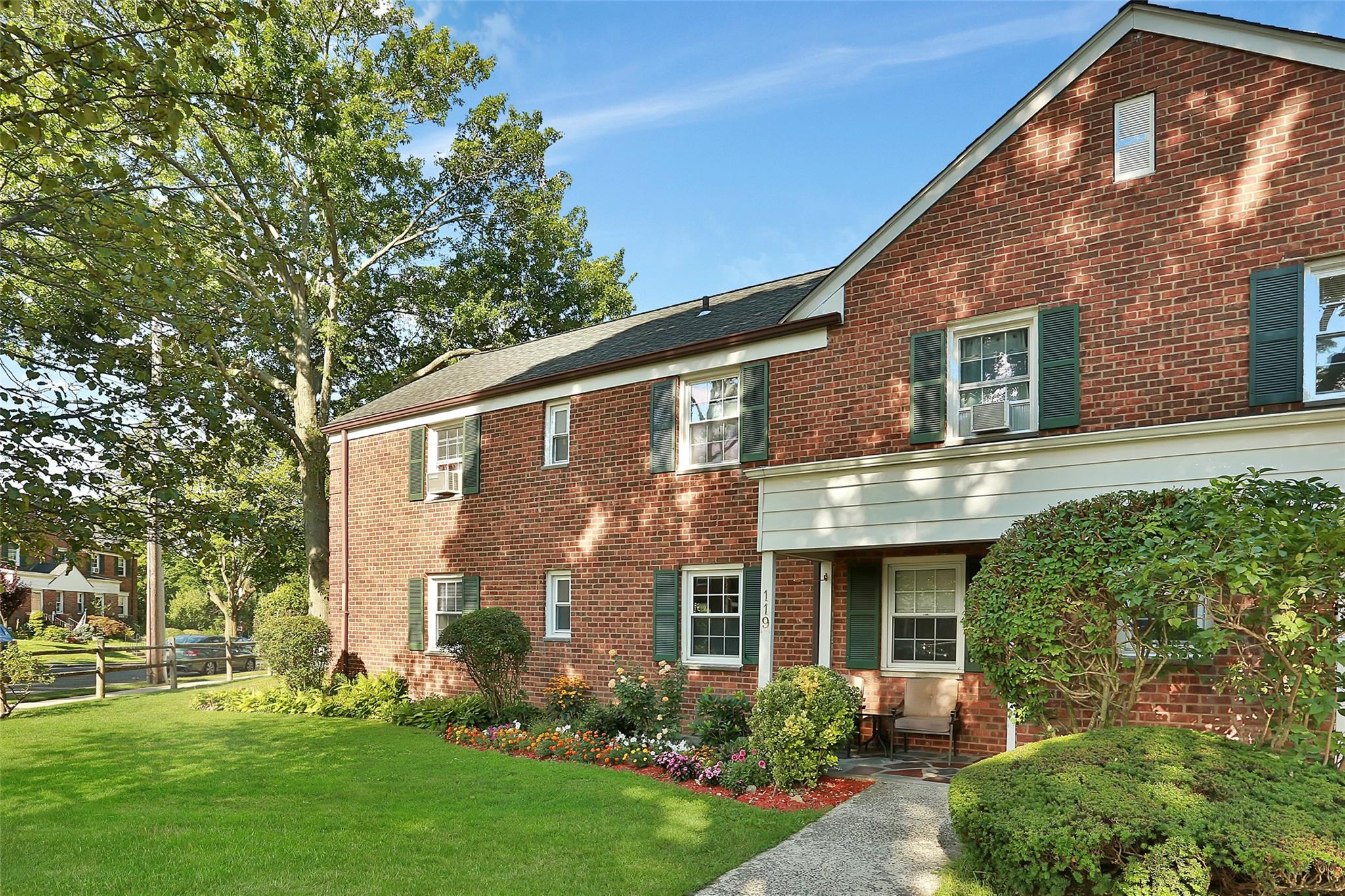 119 Robins Road #119, New Rochelle, New York image 2