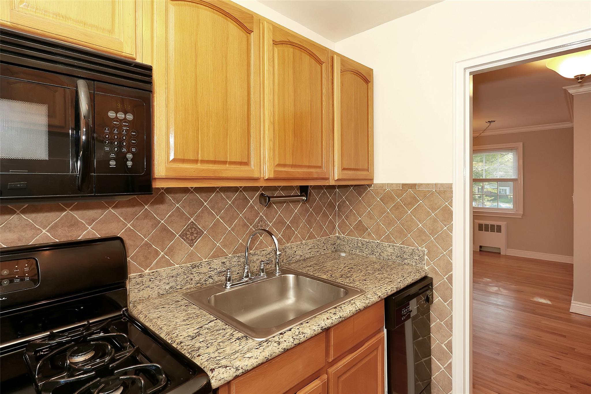 119 Robins Road #119, New Rochelle, New York image 11