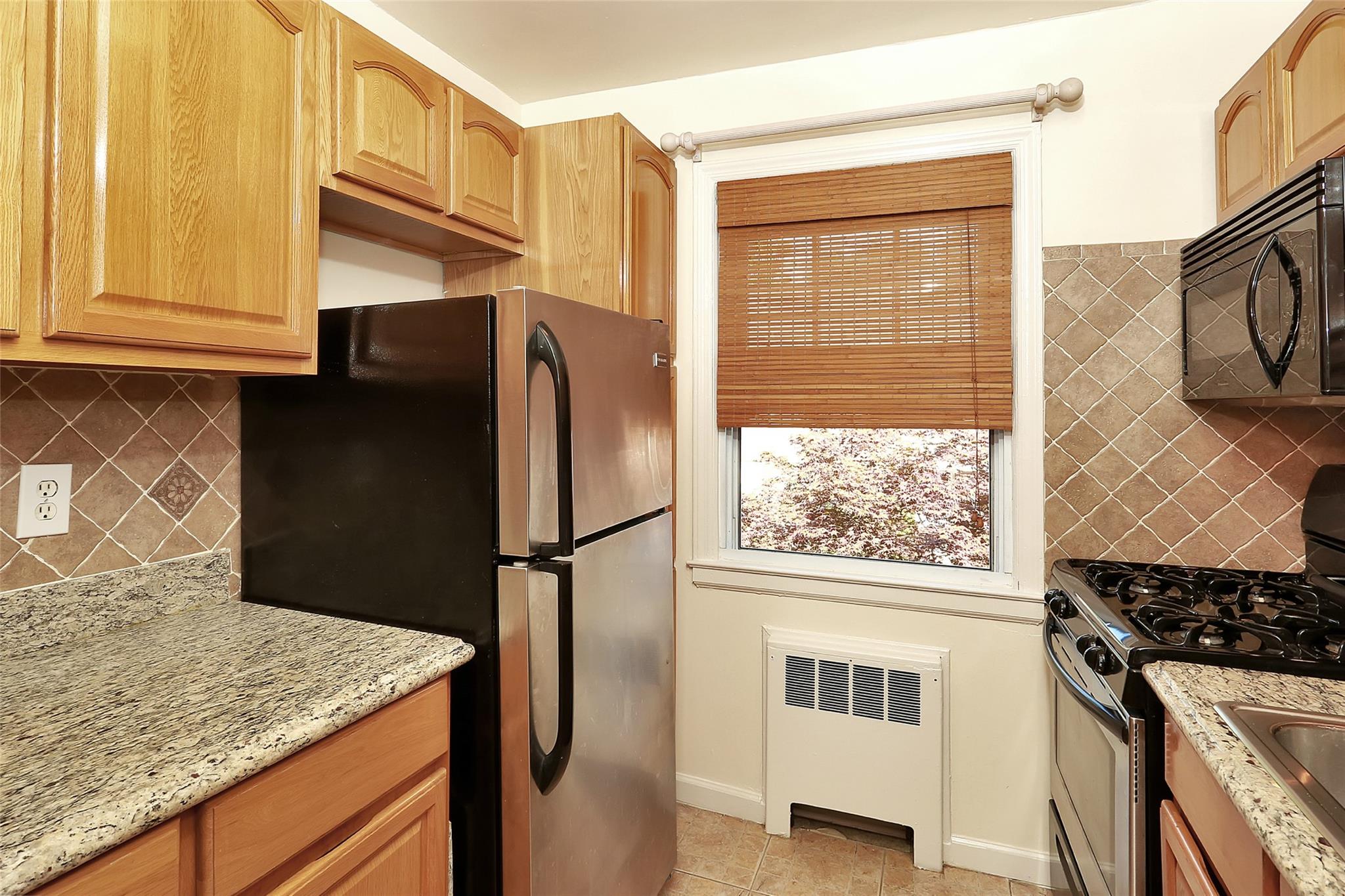 119 Robins Road #119, New Rochelle, New York image 10
