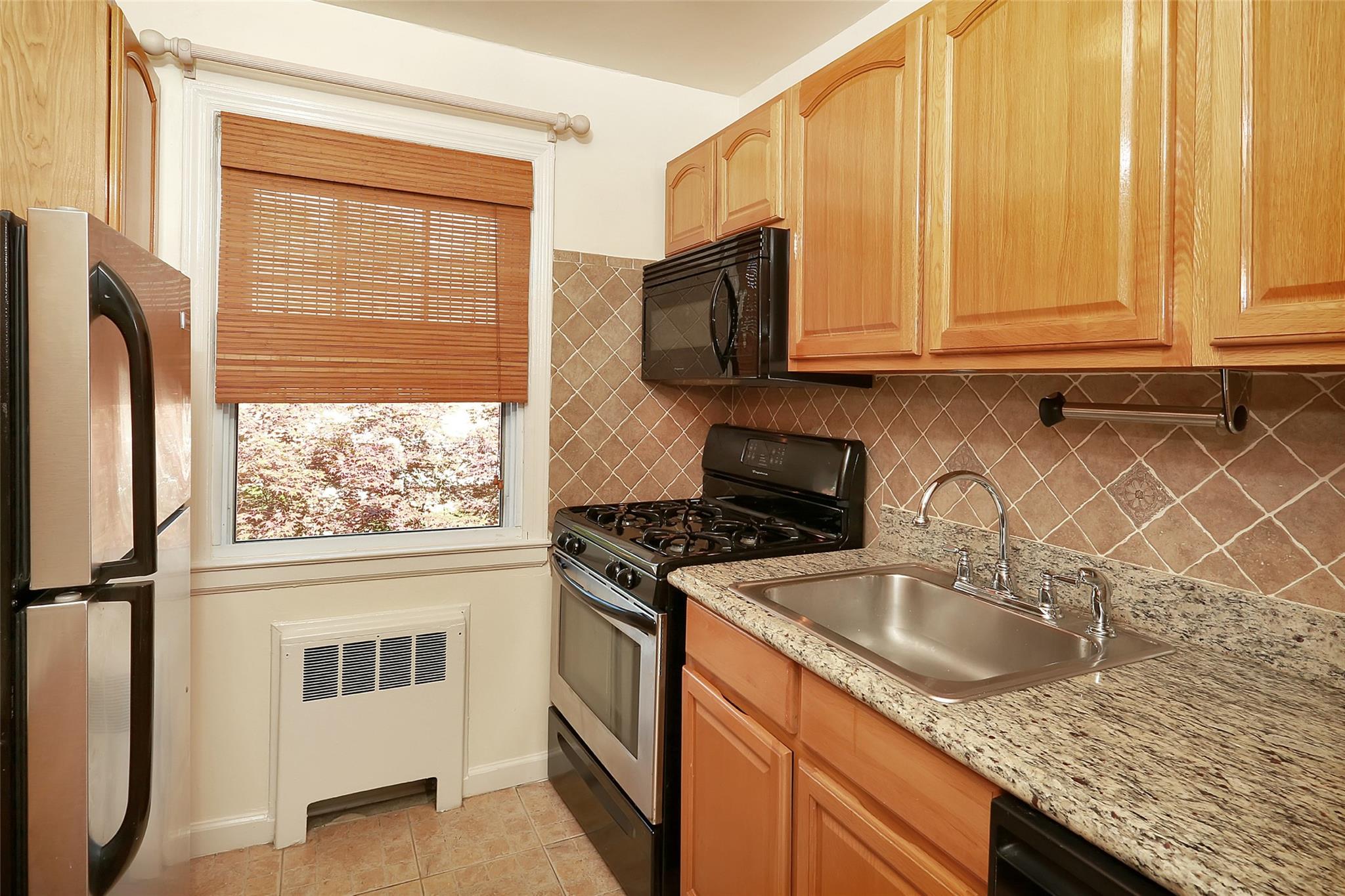 119 Robins Road #119, New Rochelle, New York image 9